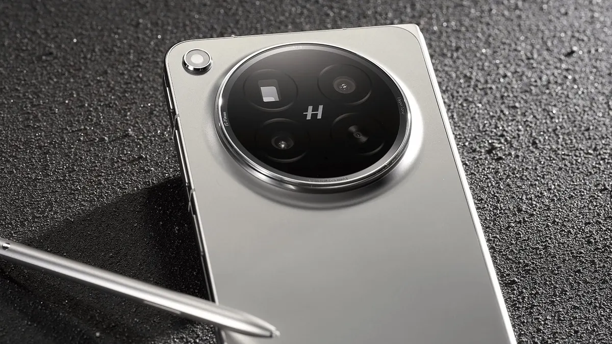 Silver phone back panel with a large circular camera module